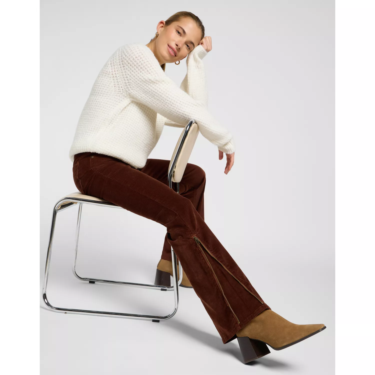 ZIPPED BOOTCUT LUXE BROWN SPODNIE