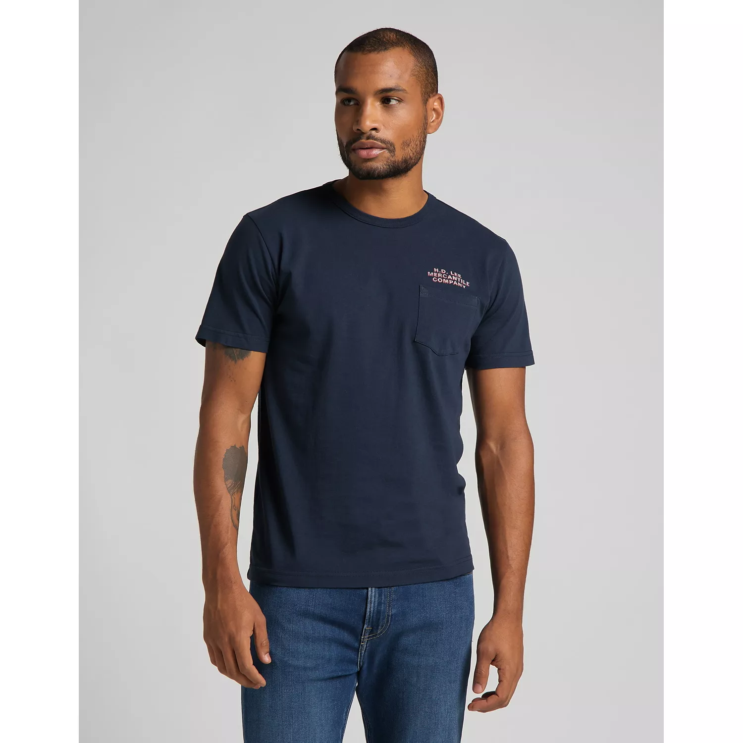 L63EFE35 00 XL T-shirts SS POSTER TEE NAVY