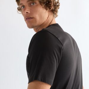 112377982 00 XL KOSZULKA SMALL AMERICANA TEE BLACK